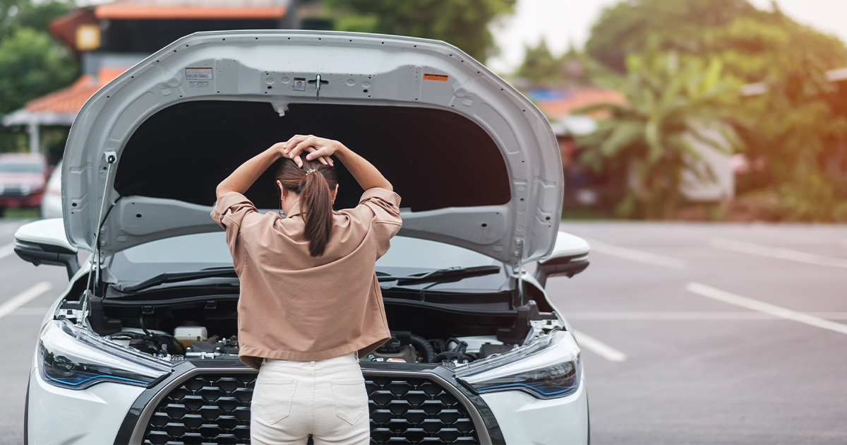 A customer servicing their Hyundai.