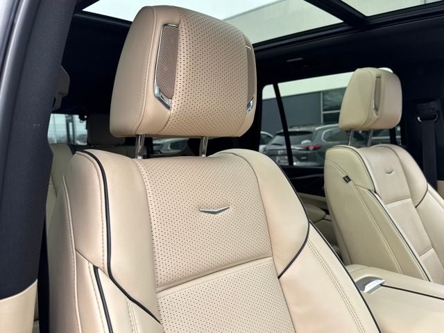 2022 Cadillac Escalade Premium Luxury