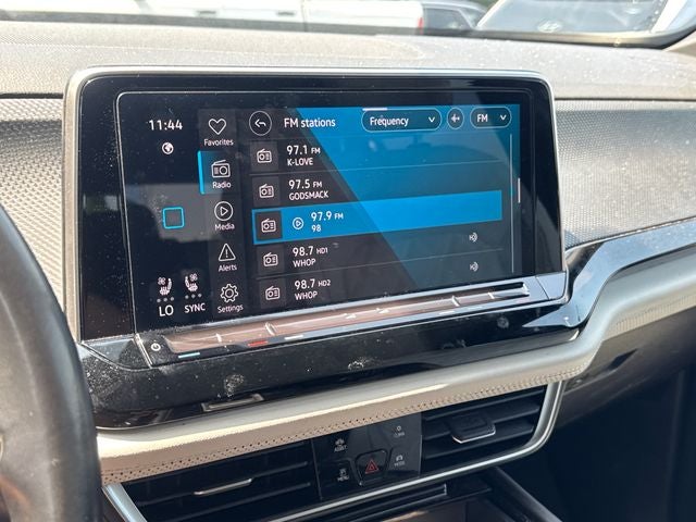2024 Volkswagen Atlas Cross Sport 2.0T SEL Premium R-Line