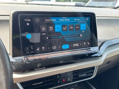 2024 Volkswagen Atlas Cross Sport 2.0T SEL Premium R-Line