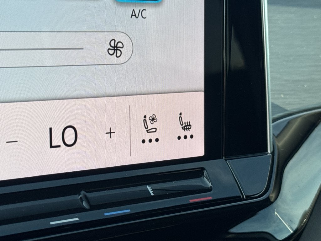 2026 Volkswagen Atlas Cross Sport SE w/Technology
