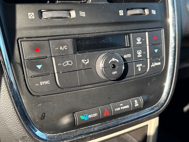 2016 Chrysler Town & Country Touring