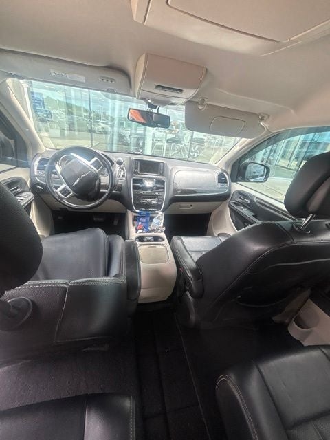 2015 Chrysler Town & Country Touring-L
