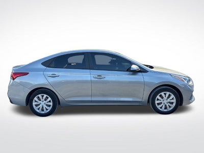 2022 Hyundai ACCENT SE