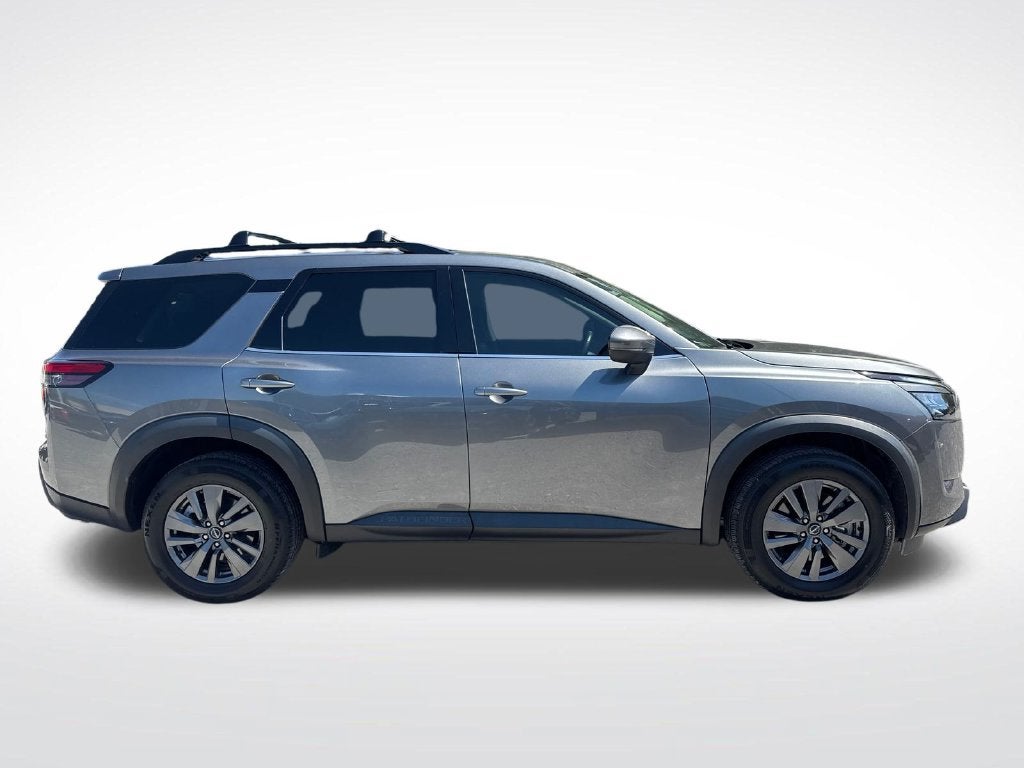 2023 Nissan Pathfinder SV