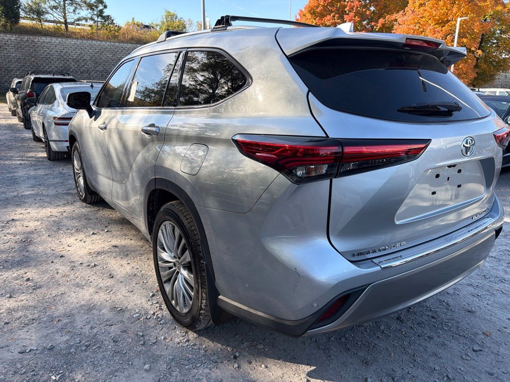 2023 Toyota Highlander Platinum