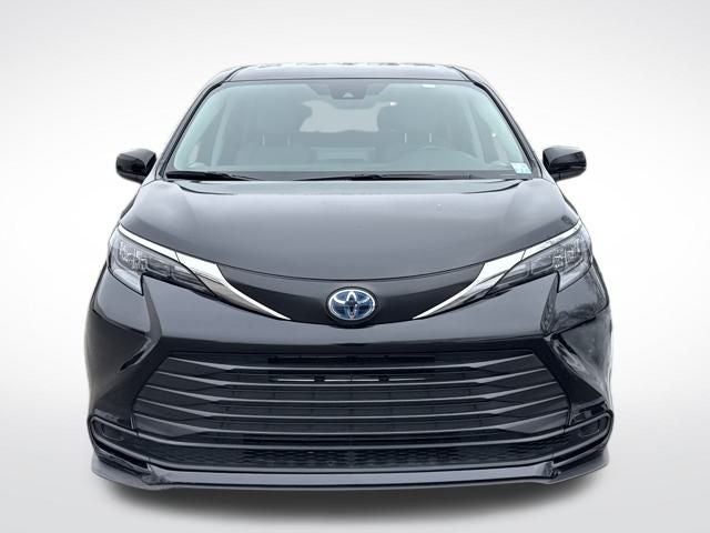 2024 Toyota Sienna LE 8 Passenger