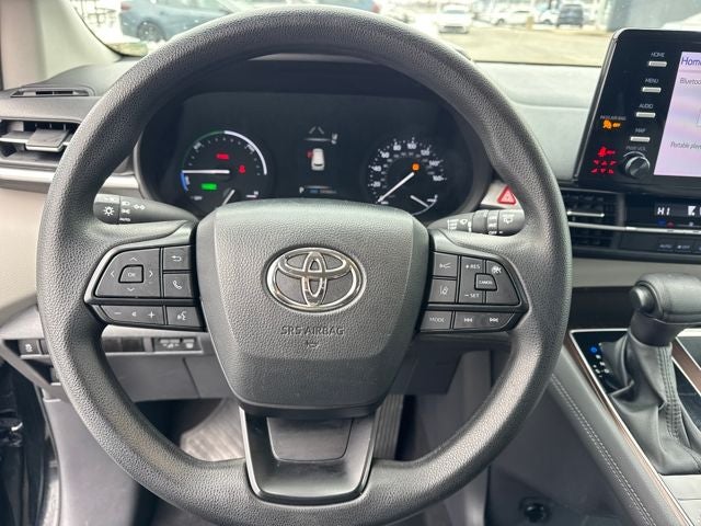 2024 Toyota Sienna LE 8 Passenger