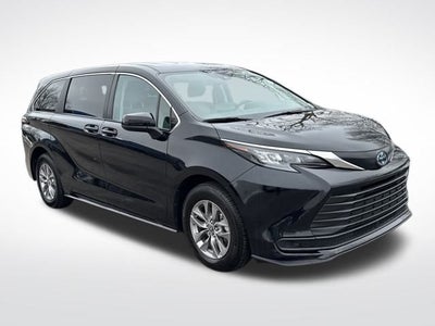 2024 Toyota Sienna LE 8 Passenger