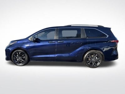 2022 Toyota Sienna XSE 7 Passenger