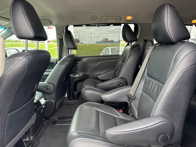 2017 Toyota Sienna SE 8 Passenger