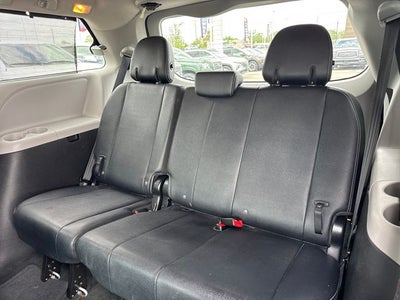 2017 Toyota Sienna SE 8 Passenger