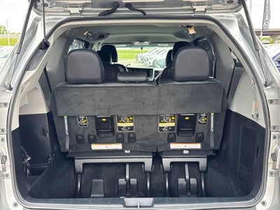 2017 Toyota Sienna SE 8 Passenger