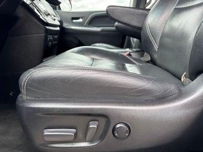 2017 Toyota Sienna SE 8 Passenger