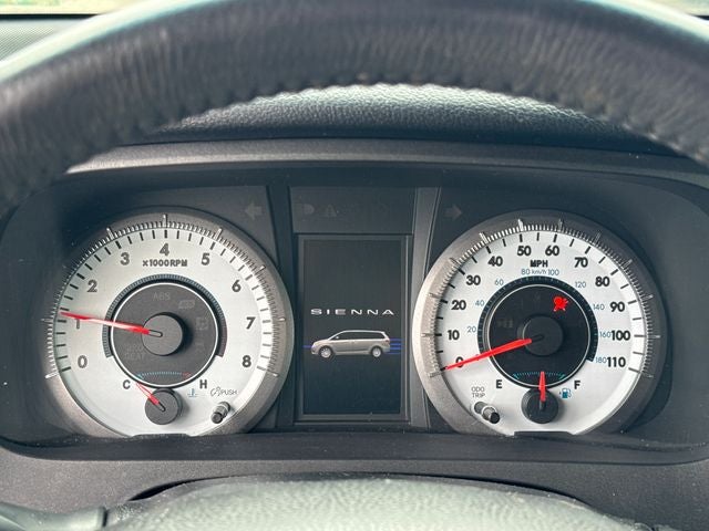 2017 Toyota Sienna SE 8 Passenger