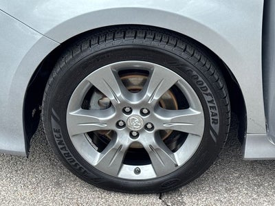 2017 Toyota Sienna SE 8 Passenger