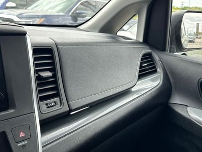 2017 Toyota Sienna SE 8 Passenger