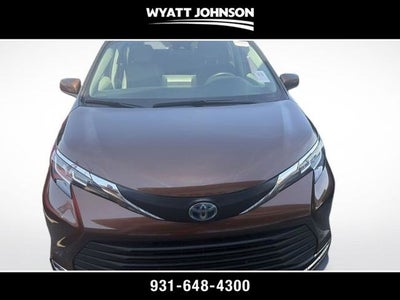 2023 Toyota Sienna XLE 8 Passenger
