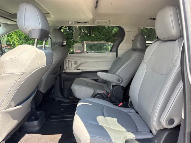 2023 Toyota Sienna XLE 8 Passenger