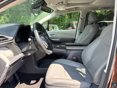 2023 Toyota Sienna XLE 8 Passenger