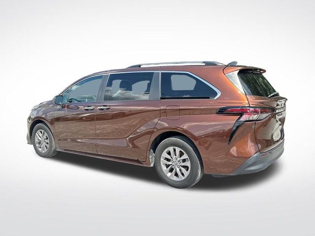 2023 Toyota Sienna XLE 8 Passenger