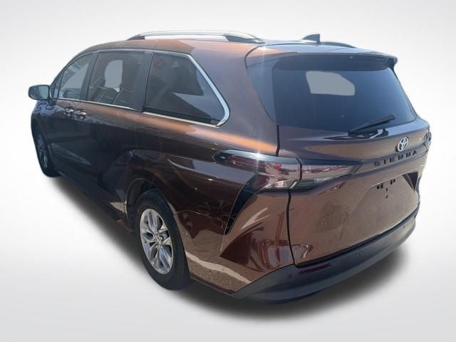 2023 Toyota Sienna XLE 8 Passenger