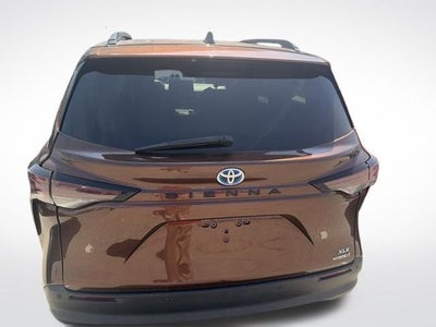 2023 Toyota Sienna XLE 8 Passenger