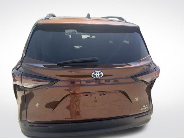 2023 Toyota Sienna XLE 8 Passenger