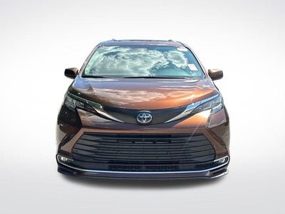 2023 Toyota Sienna XLE 8 Passenger