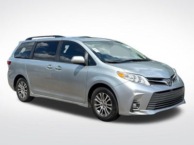 2019 Toyota Sienna XLE 8 Passenger