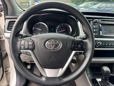 2015 Toyota Highlander LE V6