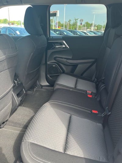 2025 Mitsubishi Outlander ES