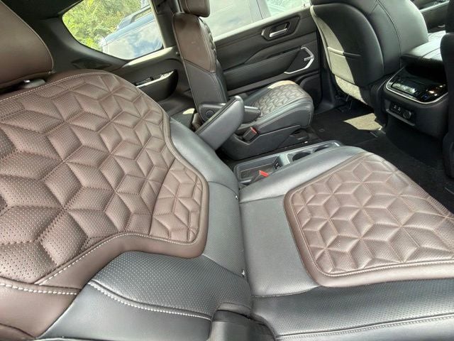 2025 Nissan Armada Platinum