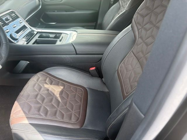 2025 Nissan Armada Platinum