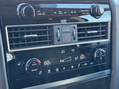 2024 INFINITI QX80 LUXE