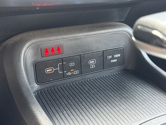 2025 Hyundai KONA SE