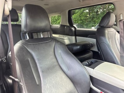 2023 Kia Carnival LX Seat Package