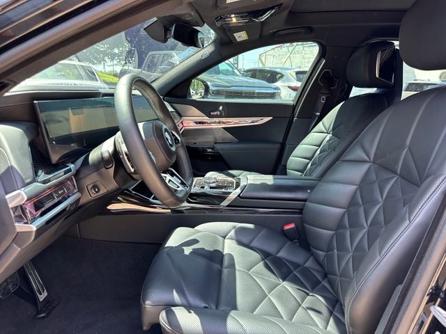 2023 BMW 7 Series 740i