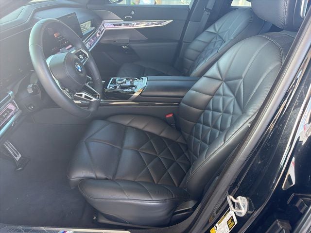 2023 BMW 7 Series 740i