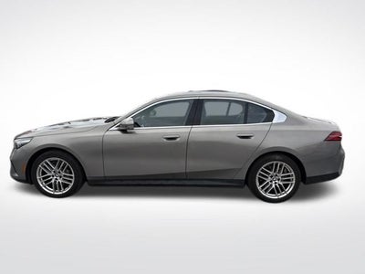 2024 BMW 5 Series 530i