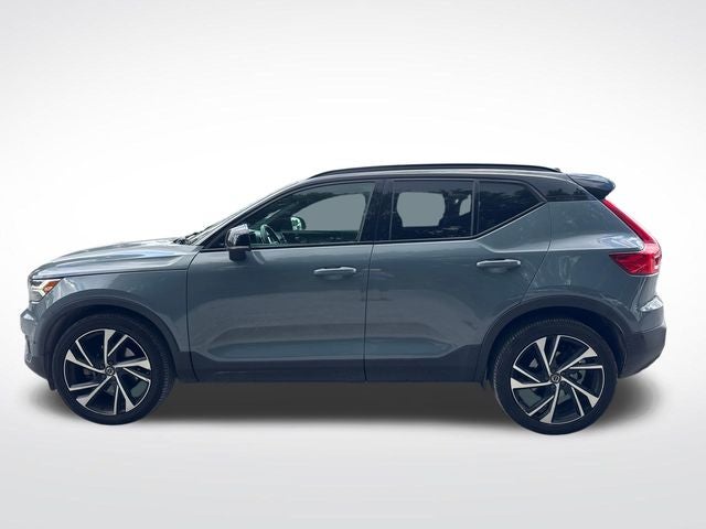 2020 Volvo XC40 R-Design