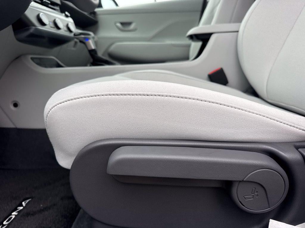2027 Hyundai KONA SE