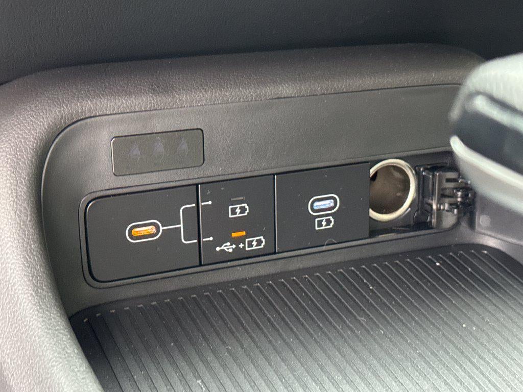 2027 Hyundai KONA SE