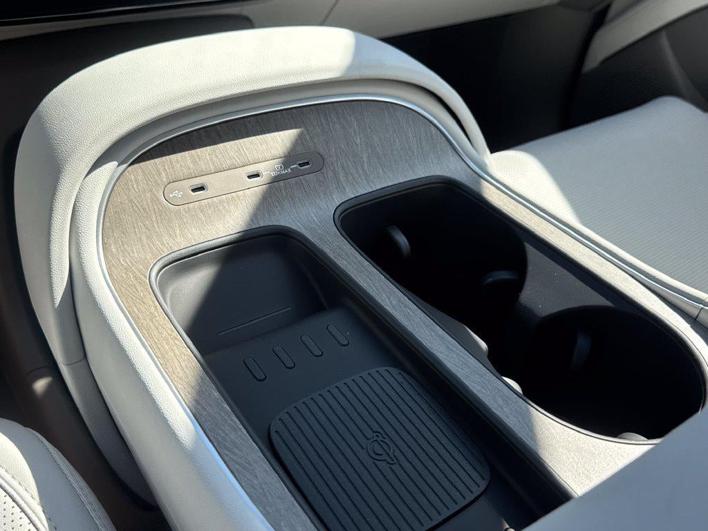 2027 Hyundai PALISADE SEL 7 Passenger