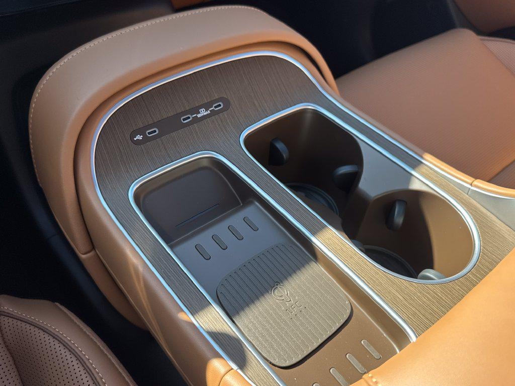 2027 Hyundai PALISADE Calligraphy 7 Passenger