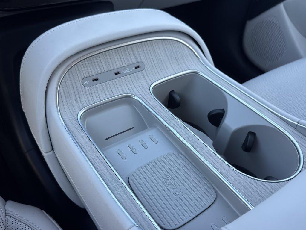 2027 Hyundai PALISADE SEL 7 Passenger