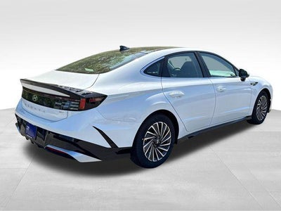 2026 Hyundai SONATA HYBRID SEL