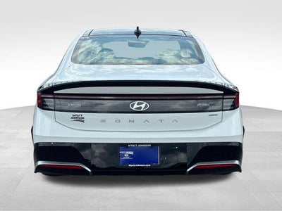 2026 Hyundai SONATA HYBRID SEL