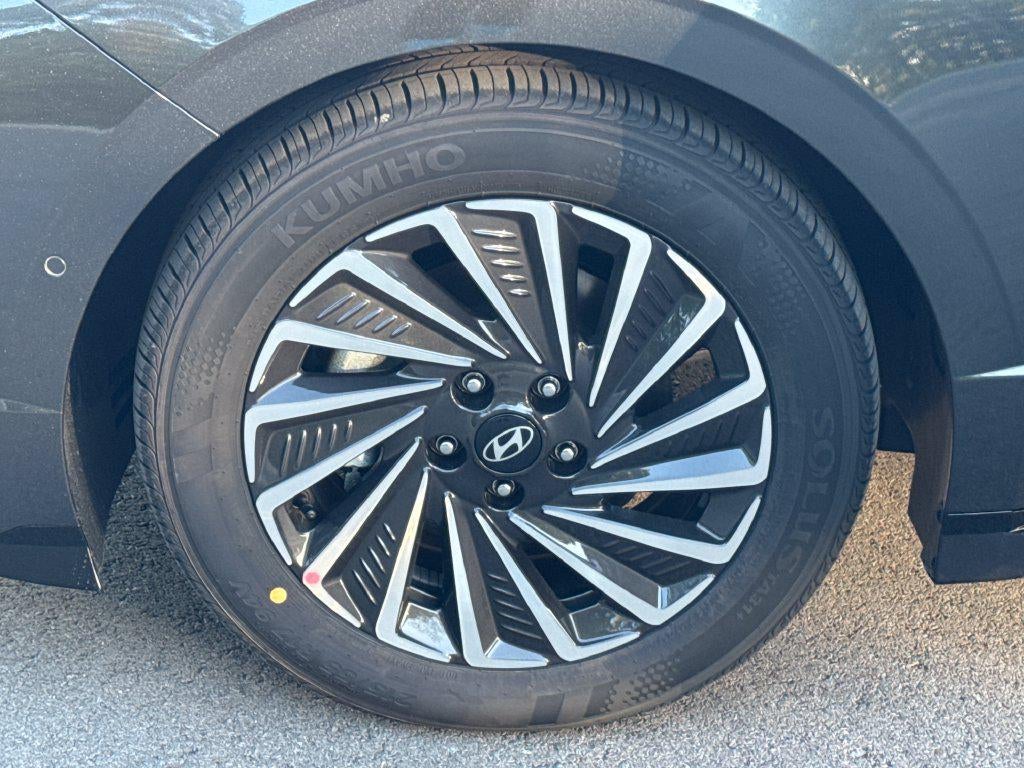 2027 Hyundai SONATA HYBRID Limited