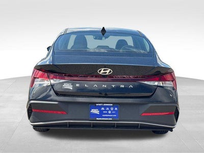 2026 Hyundai ELANTRA SE